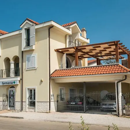 Manda With Sea View, 2 Terraces & Parking Daire Tribalj