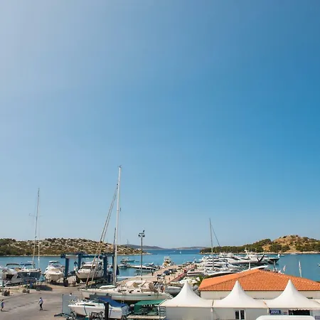 Manda With Sea View, 2 Terraces & Parking * Tribunj (Sibenik-Knin)