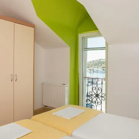 Apartment Manda With Sea View, 2 Terraces & Parking *
