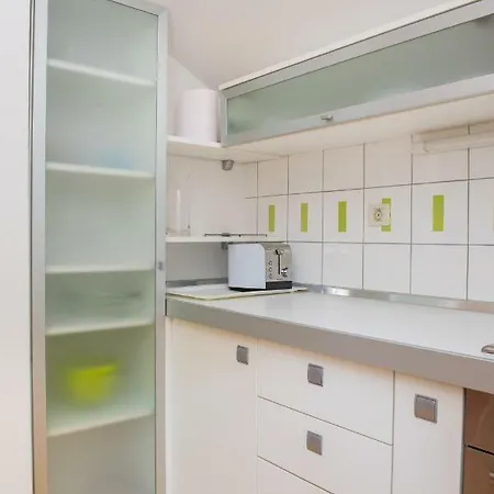 Apartment Manda With Sea View, 2 Terraces & Parking *