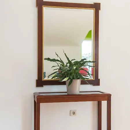 Daire Manda With Sea View, 2 Terraces & Parking Tribalj