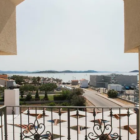 Manda With Sea View, 2 Terraces & Parking * Tribalj