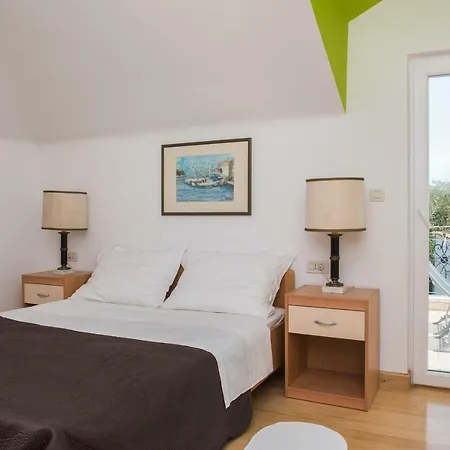 Manda With Sea View, 2 Terraces & Parking