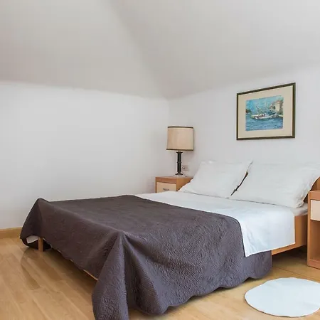 Apartment Manda With Sea View, 2 Terraces & Parking *