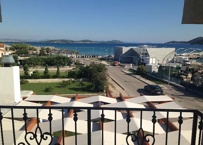Apartment Manda With Sea View, 2 Terraces & Parking
