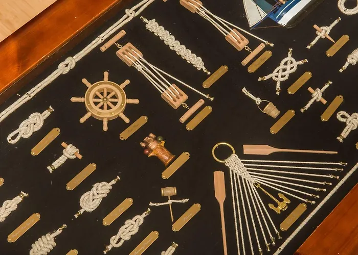 Apartment Manda With Sea View, 2 Terraces & Parking