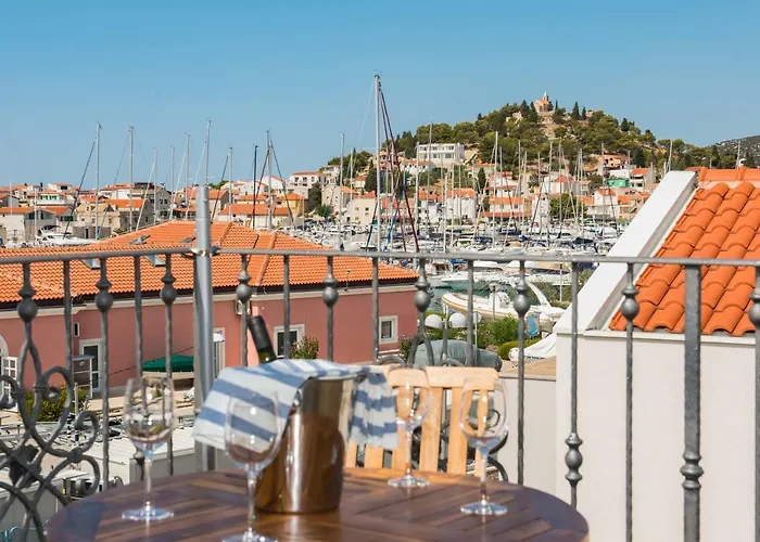 Manda With Sea View, 2 Terraces & Parking شقة Tribalj