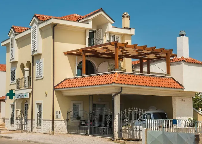 Apartment Manda With Sea View, 2 Terraces & Parking *