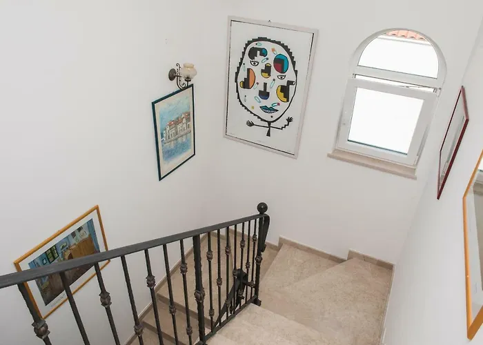 Manda With Sea View, 2 Terraces & Parking