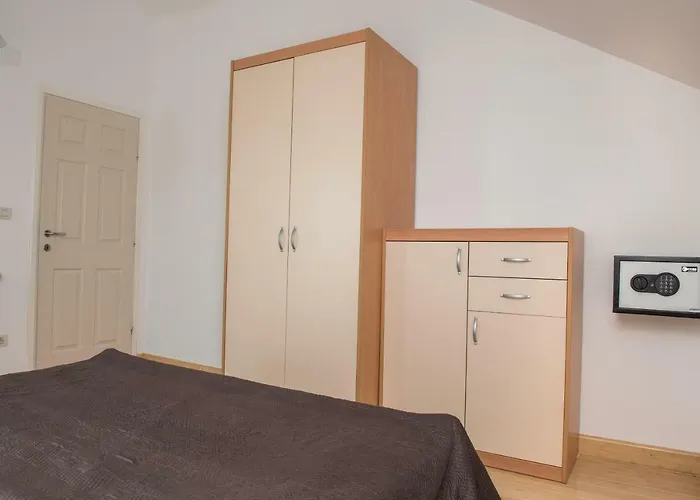 Manda With Sea View, 2 Terraces & Parking