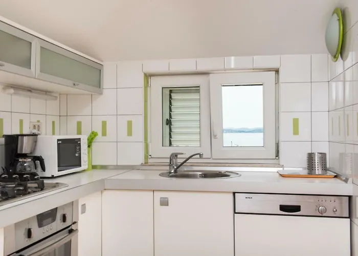 Apartment Manda With Sea View, 2 Terraces & Parking Tribunj (Sibenik-Knin)