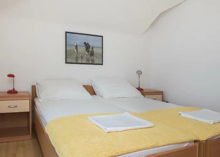 Manda With Sea View, 2 Terraces & Parking *